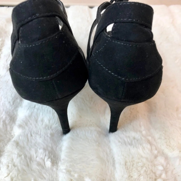 Steve Madden | Black Velvet Pointed Tie Heels 8.5 - Picture 5 of 6